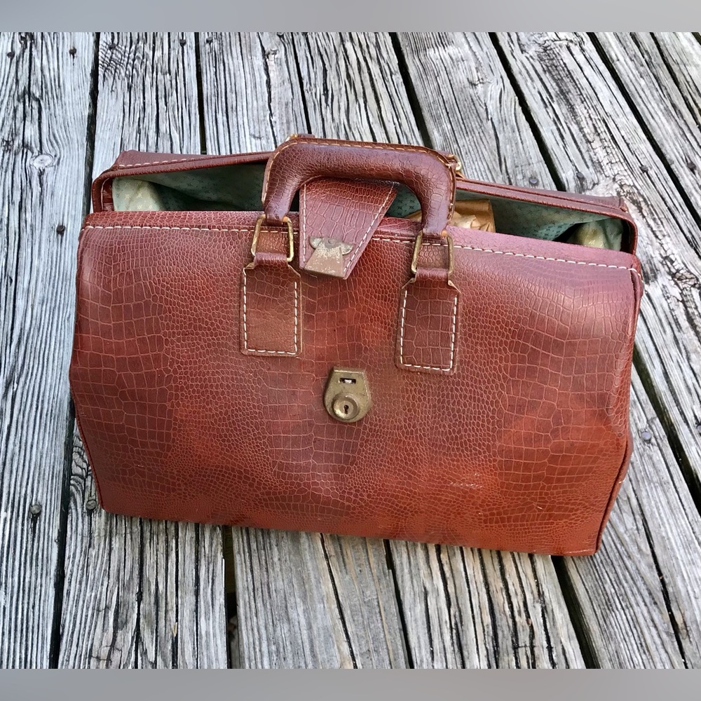 Vintage 50s Mary Poppins Style Alligator Mouth Double Handle Travel Dr Doc Bag
